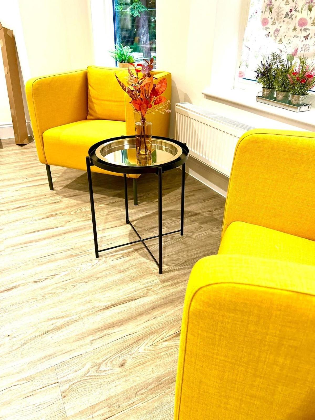 Brand New Apt - Beach Breeze Spacious 1-Bedroom Apartment With Parking - Sleeps 4 Ppl- Internet บอร์นมัธ ภายนอก รูปภาพ
